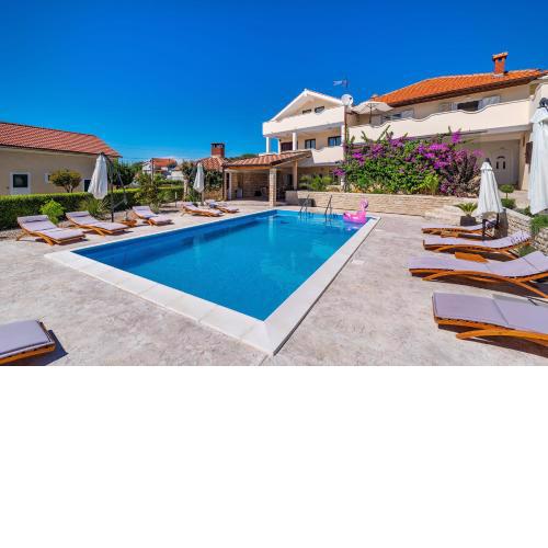 Merita Apartments with Pool
