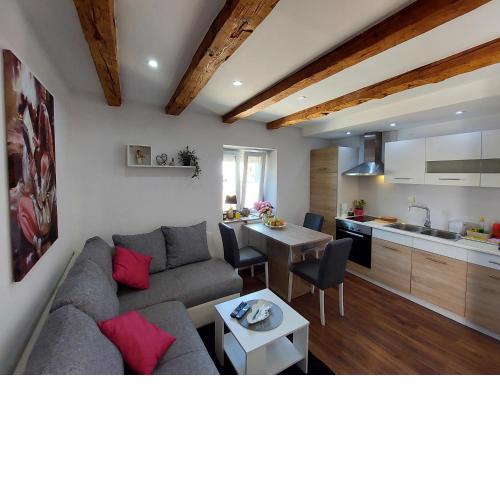 Mexicana Apartment Pink