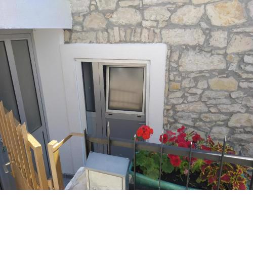 Milica studio,Skradinsko polje 24