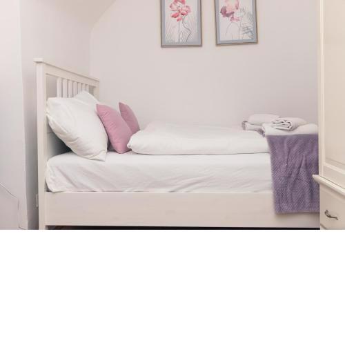 Milky Way Top Floor 2-bedroom Apartment air condition