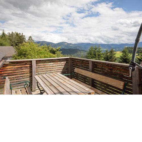 Minihaus in den Bergen/ Small mountain house