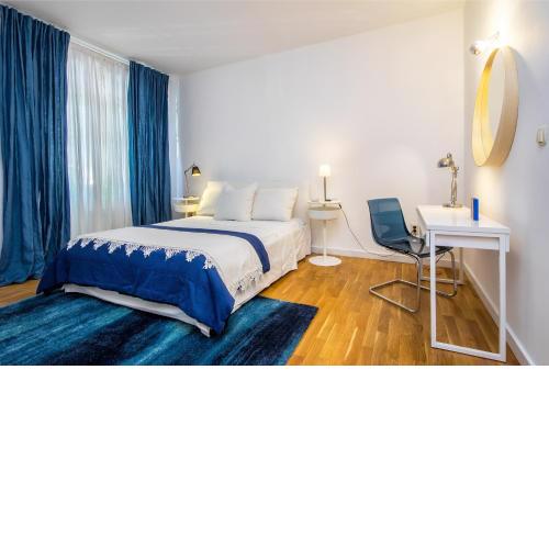 Minimalist Hidden Gem Spacious flat in center