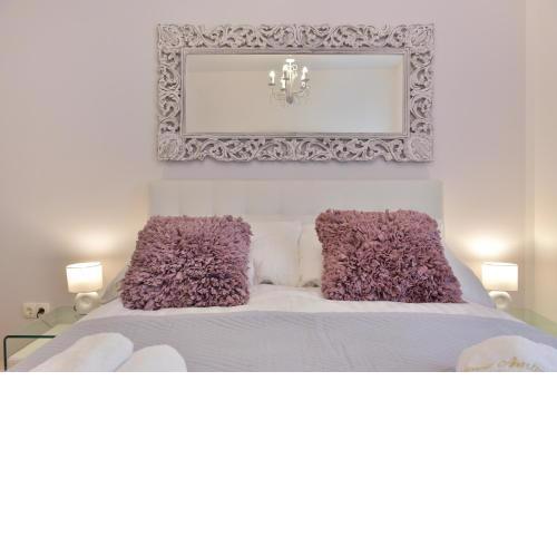MM Luxury Apartments GOLD & RUBIN