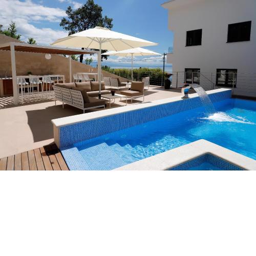 MODENA MARIS-heated pool-grill-relax-jacuzzi apartments