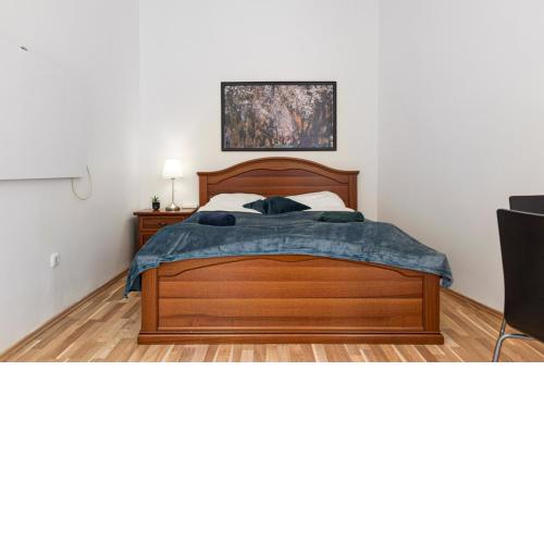 Modern 1BR Apt TV & WiFi, Well Connected