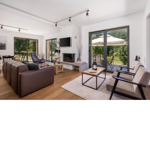Modern Alpine Monsalbius Chalet