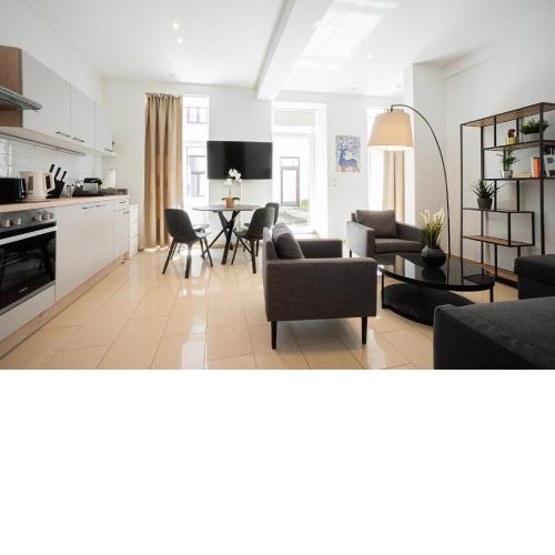 Modern and lovely apartment next to subway station