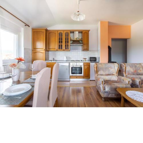 Modern Apartment in Vi kovo with Balcony