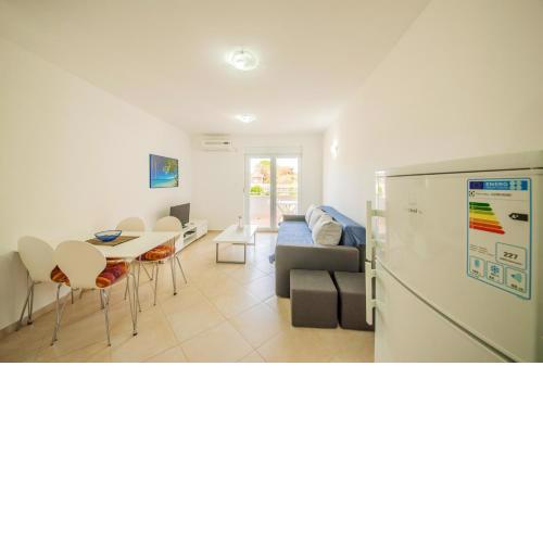 Modern Apartment in Vrsi 45 m² spacious terrace