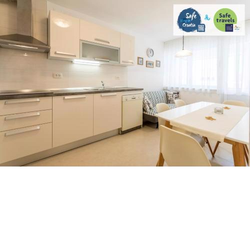 Modern apartment near the beach and center of Split