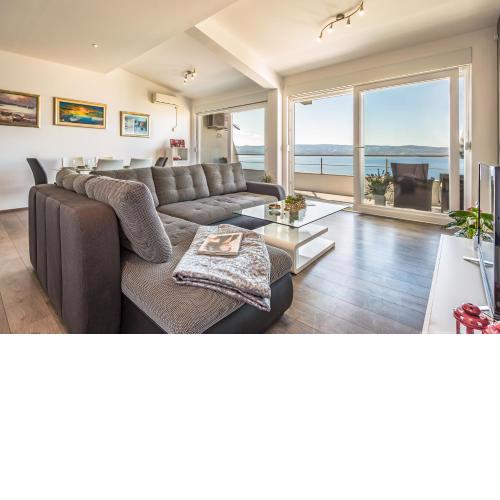 MODERN apartment OMIS