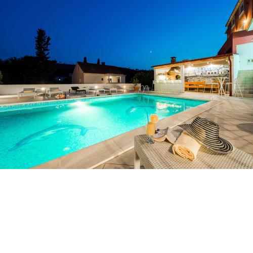 Modern Apartment Paula-with private pool