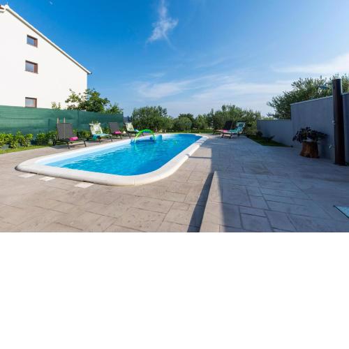 Modern Apartment Stille-private pool