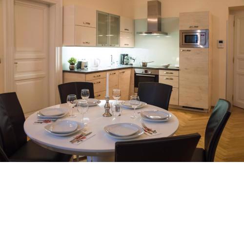 Modern Apartment Všehrdova