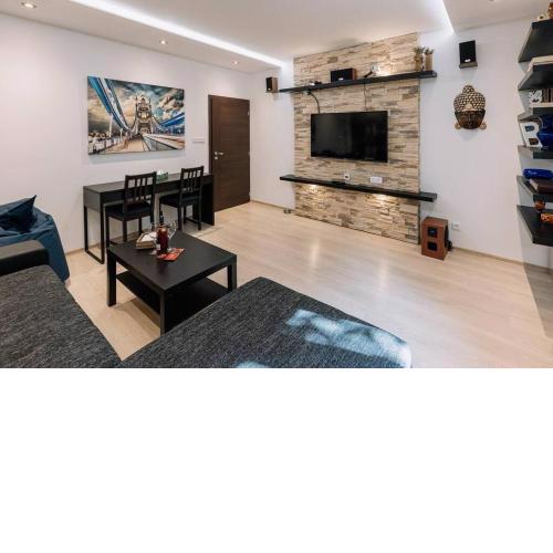 Modern Elegance Retreat