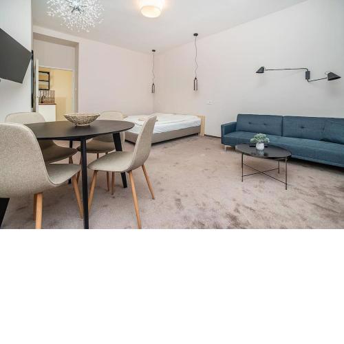 Modern studio with balcony + TV