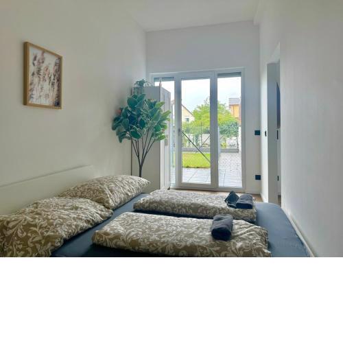 Modern Stylish Apartment with Garden & Free Parking