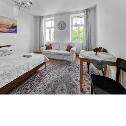 Modern Three-Bedroom, Triple King Beds