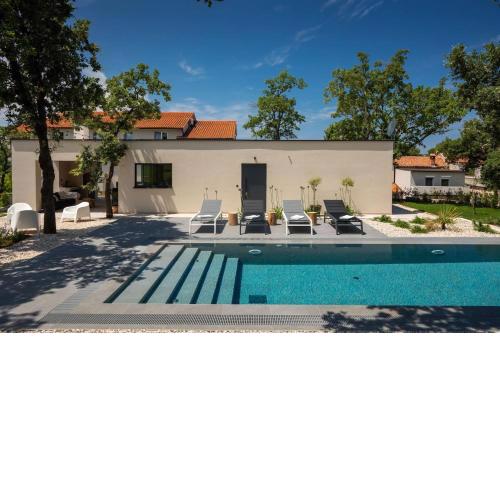 Modern villa Casetta Molindrio with pool in Porec