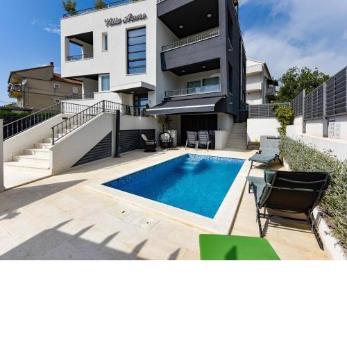Modern Villa with Swimming Pool