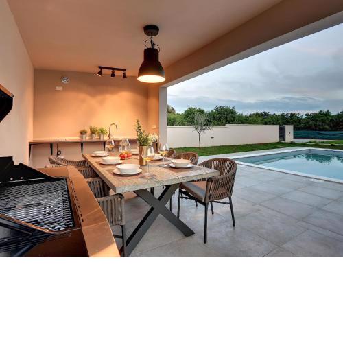 Modern villa with swimming pool