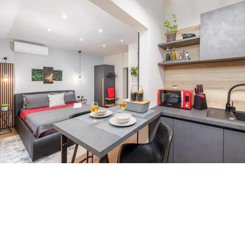 Modern & warm studio near Arena