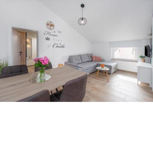 Moderne Ferienwohnung mit Meerblick