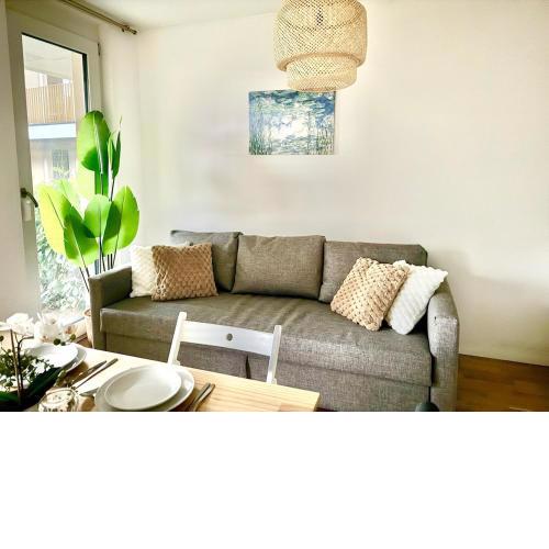 Modernes Apartment mit Garten und Terrasse