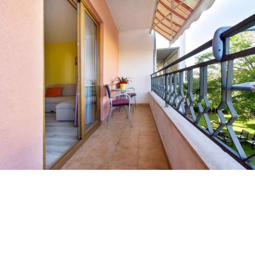 Modernes Apartment nur 10 Gehminuten zum Strand von Rovinj mit Privatparkplatz