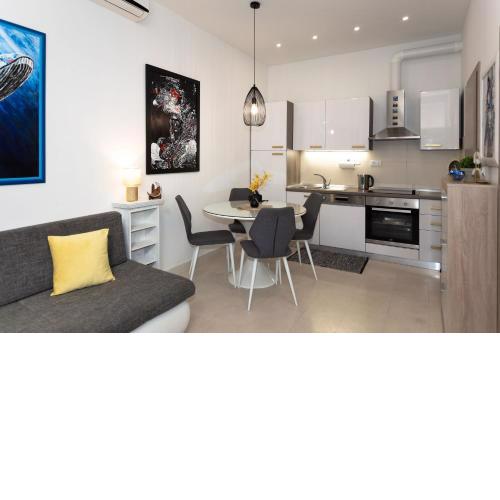 Moon Apartment