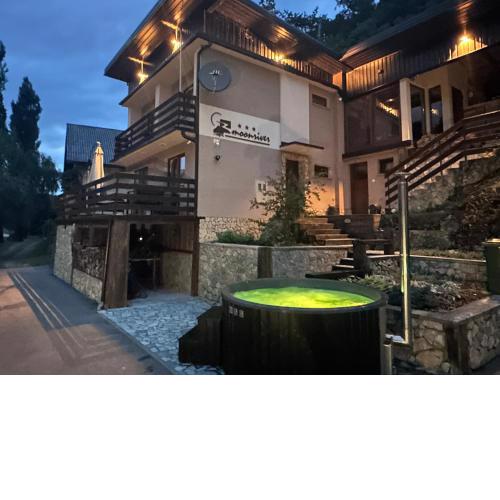 Moonriver Apartment