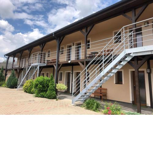 Motel R10