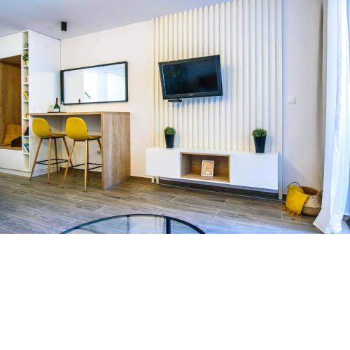 M&P- Lovely 1-bedroom condo with free parking