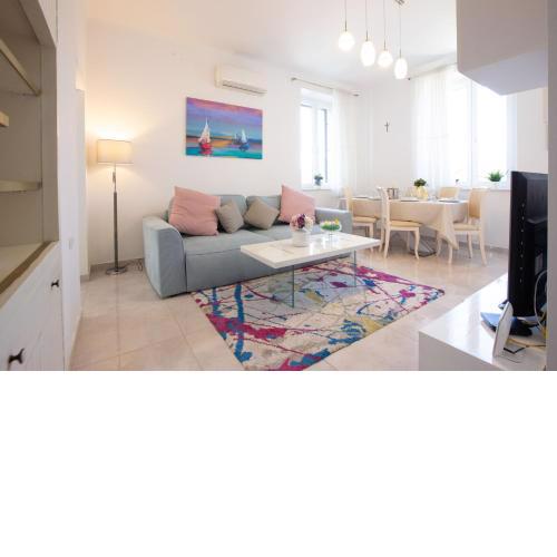 MS 3BR Apartment near Kolovare beach