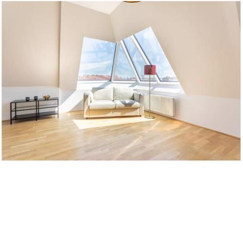 N45 · Penthouse near Schoenbrunn. Amazing Terrasse! N45