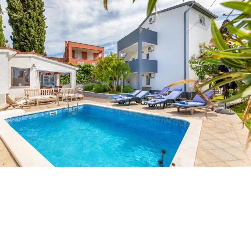 Nature & Sea Holiday Home with Pool