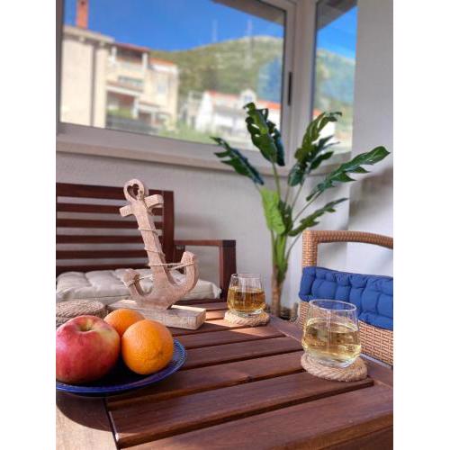 Nautical Sunset Apartment - free parking