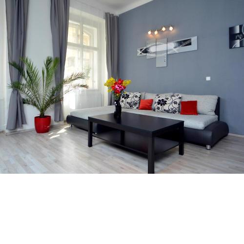 Navratilova Apartments