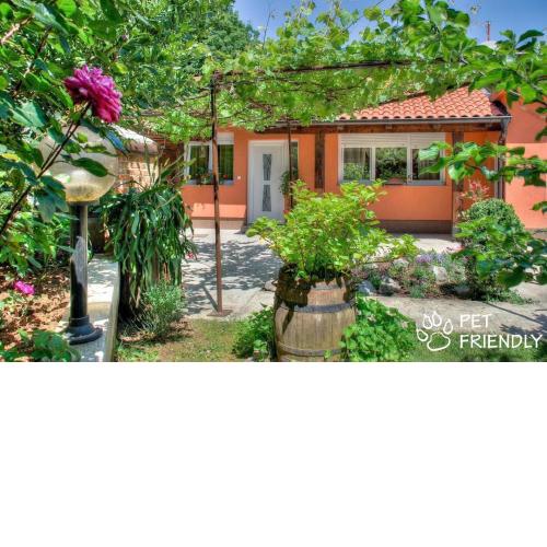 Nettes Ferienhaus in Matulji mit Eigener Terrasse