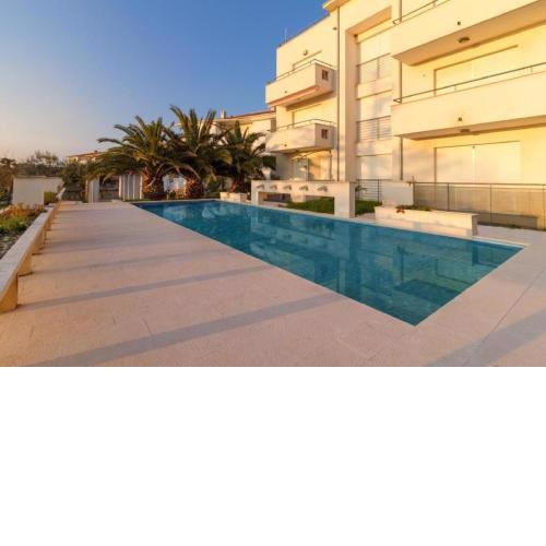 Neue Wohnung Lory mit Pool und Meerblick