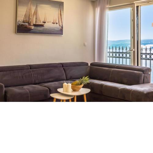 New Deluxe Apartment