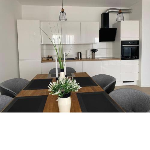 New modern APT near Old town - private parking
