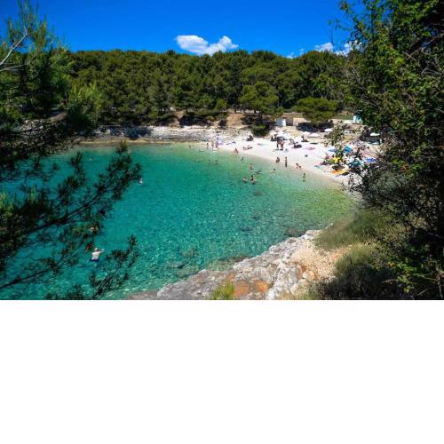 New renovated apartment 15 min from beach on foot