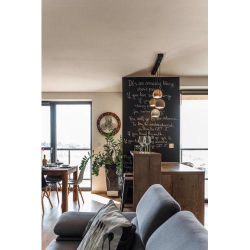New Spacious Apartment with City View