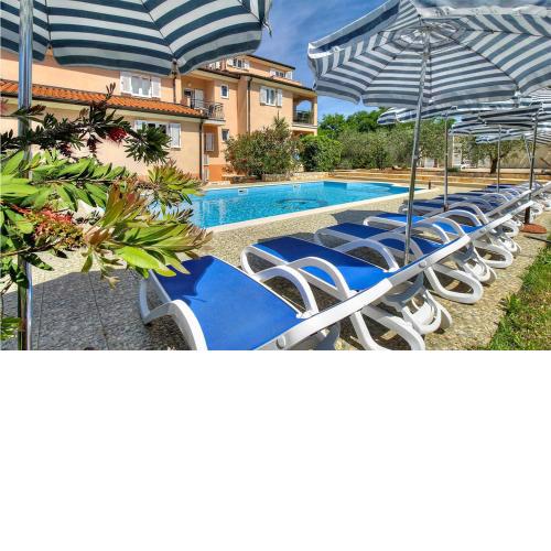 Nice Apartment In Basanija With Wifi