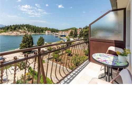 Nice Apartment In Blace With Kitchen