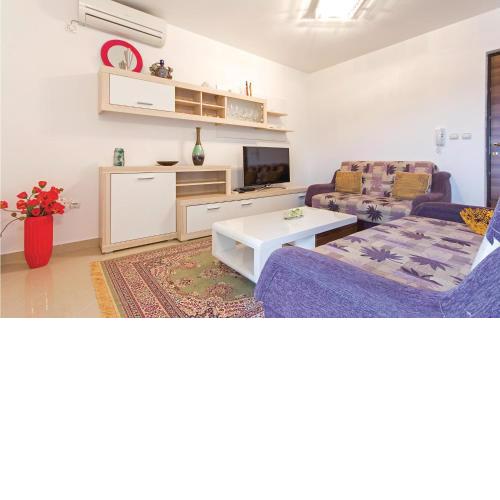 Nice Apartment In Fondole With Wifi