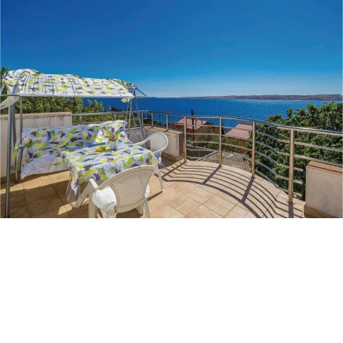 Nice Apartment In Karlobag With Wifi