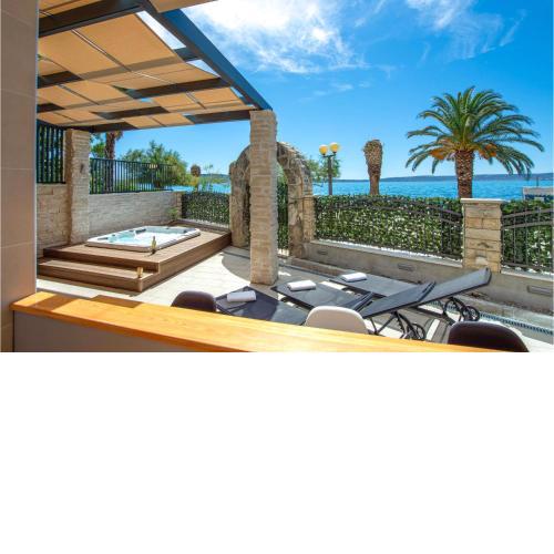 Nice Apartment In Kastel Gomilica With Jacuzzi