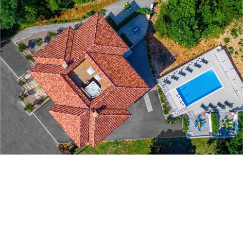Nice Apartment In Kostrena With Jacuzzi